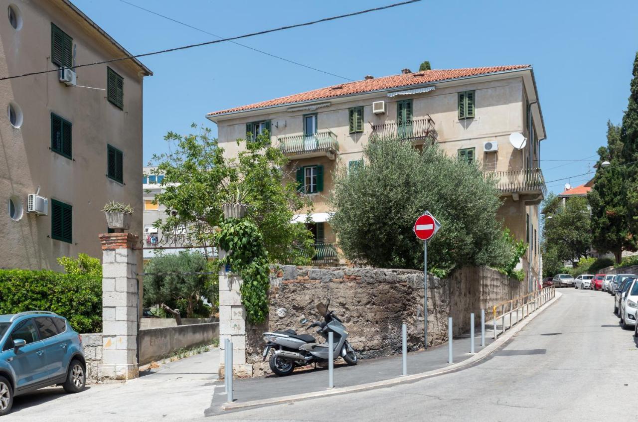 Apartment Pape Split Buitenkant foto