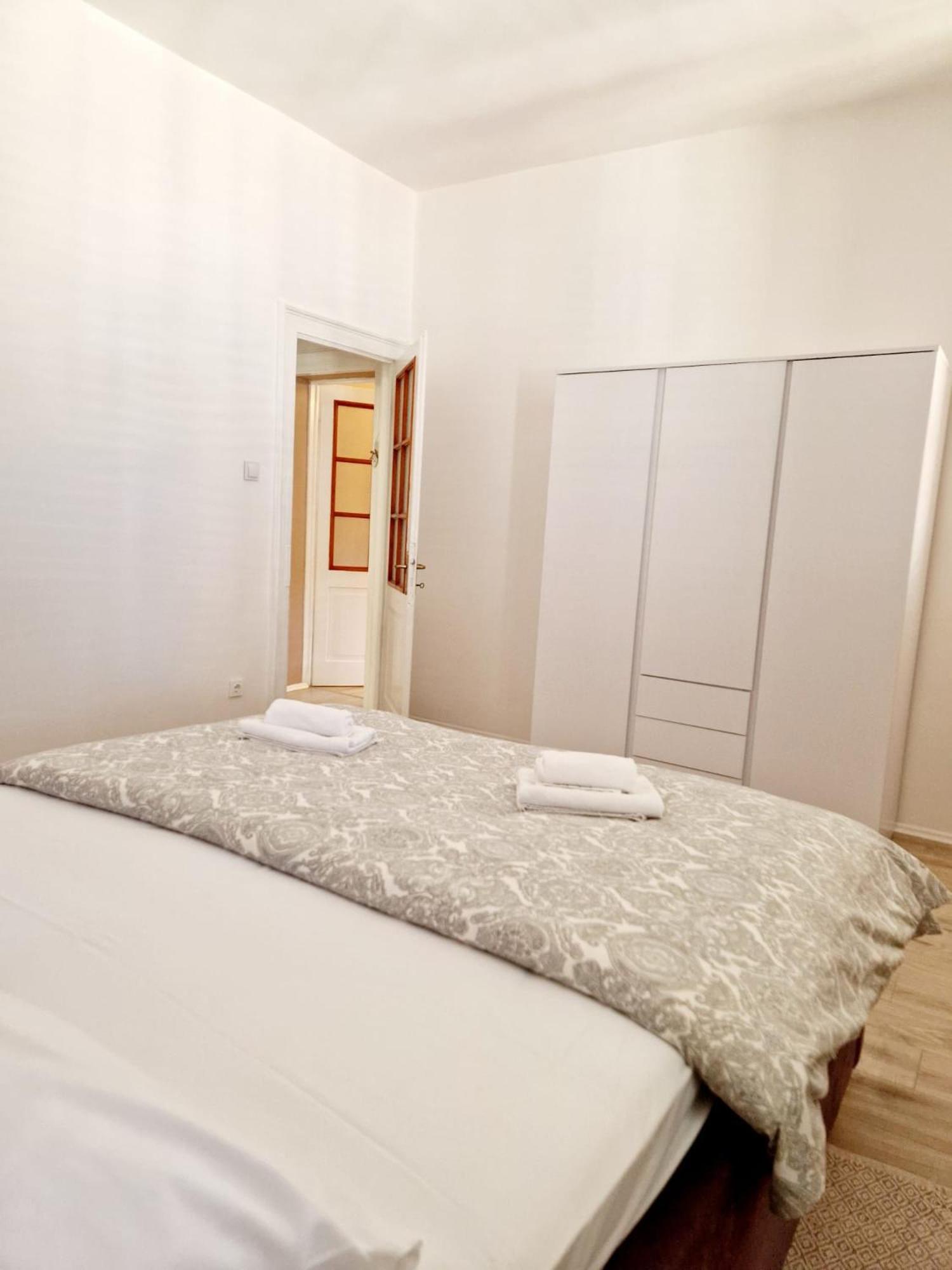 Apartment Pape Split Buitenkant foto