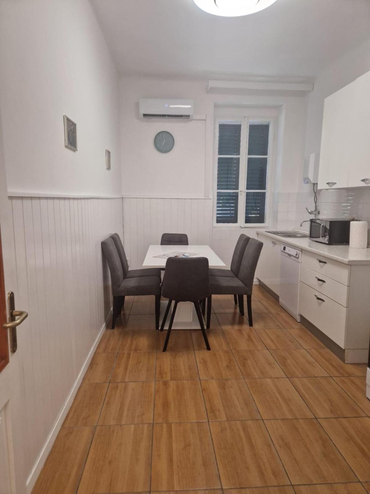 Apartment Pape Split Buitenkant foto